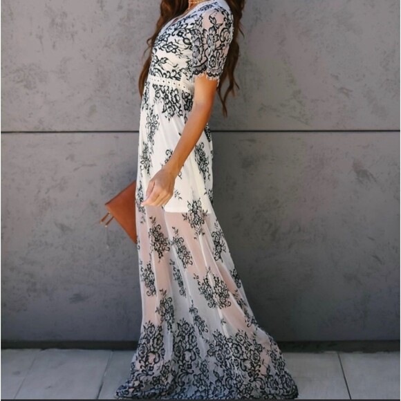 NWOT Peach Love California Lace Maxi Dress w Sheer Skirt in White & Black Size S - Picture 3 of 12